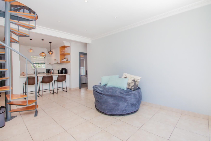 To Let 3 Bedroom Property for Rent in Vredehoek Western Cape